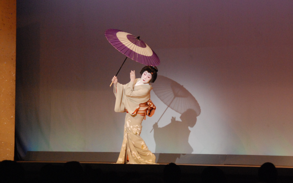 gejša divadlo představení