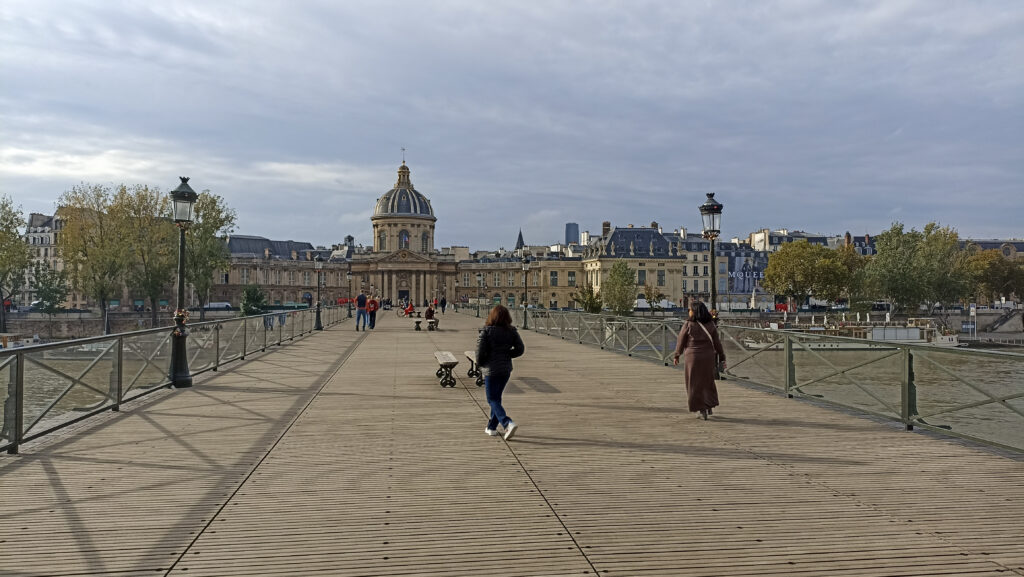Most umění, Pont de Art, Francouzský institut, Paříž