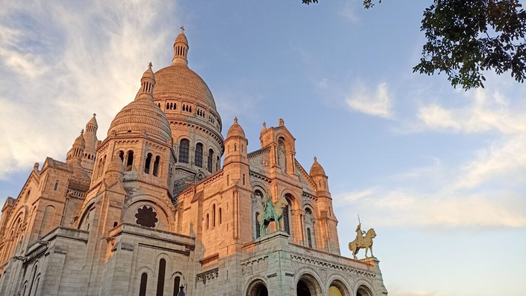 Bazilika Sacre Coeur, Montmartre, Paříž zadarmo