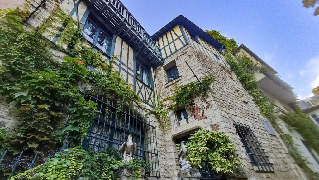 Ulice Rue de l’Abreuvoir v Paříži