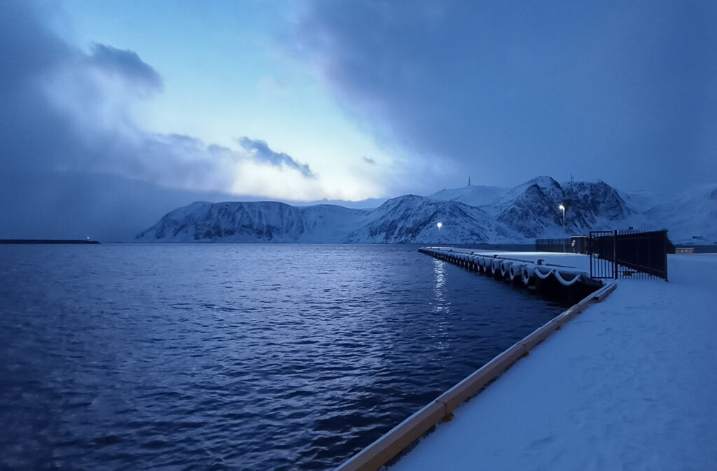 ostrov Mageroya v zimě, arktická příroda za polárním kruhem, Norsko