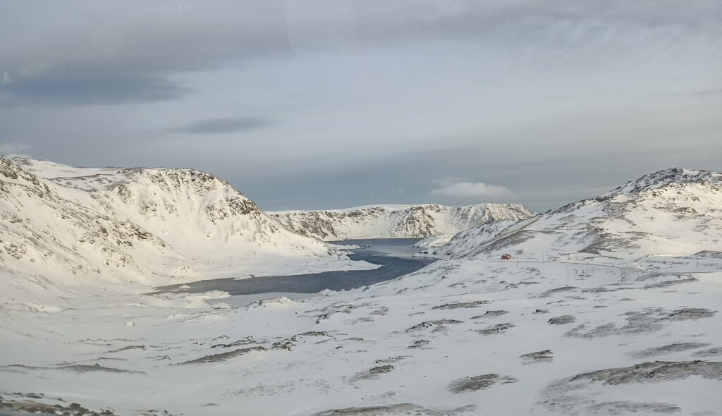 ostrov Mageroya v zimě, arktická příroda za polárním kruhem, Norsko