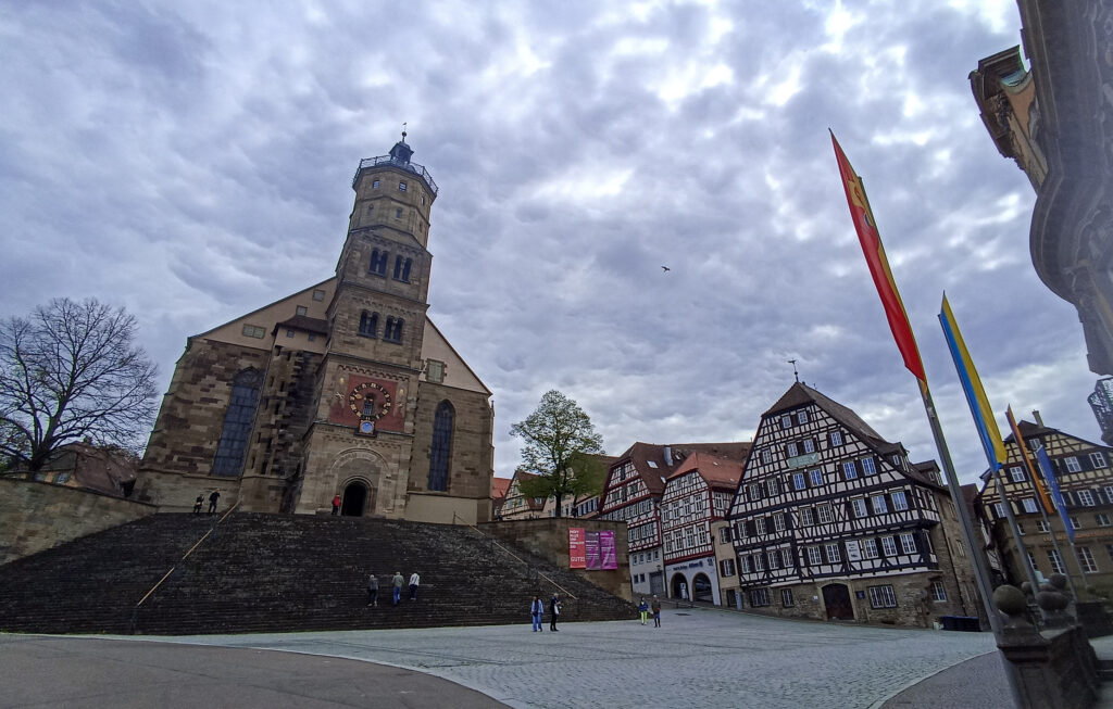 kostel svatého Michala, náměstí marktplatz, schwabisch hall, německo