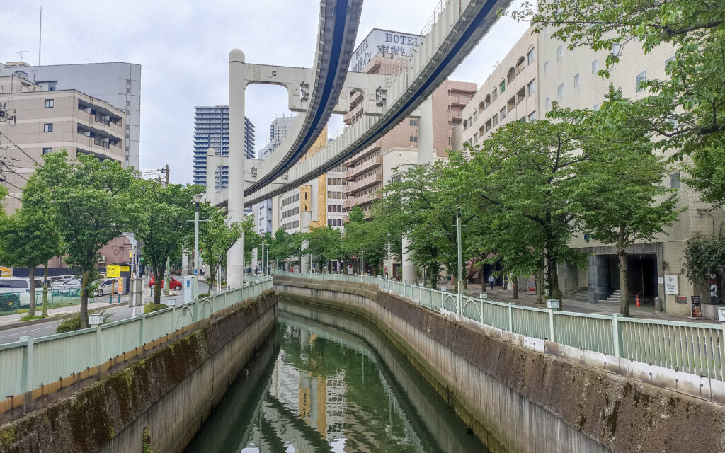 monorail, město Čiba, Japonsko