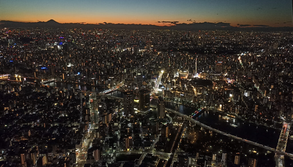 Tokio v noci